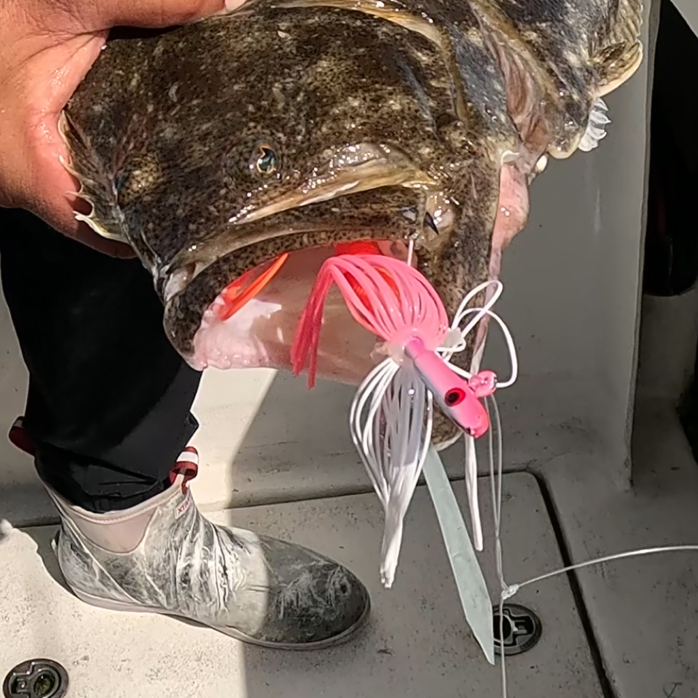 Glass Minnow Jig with Silicone Skirt